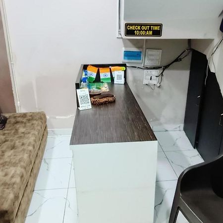 Hotel Rainbow Ujjain Bagian luar foto