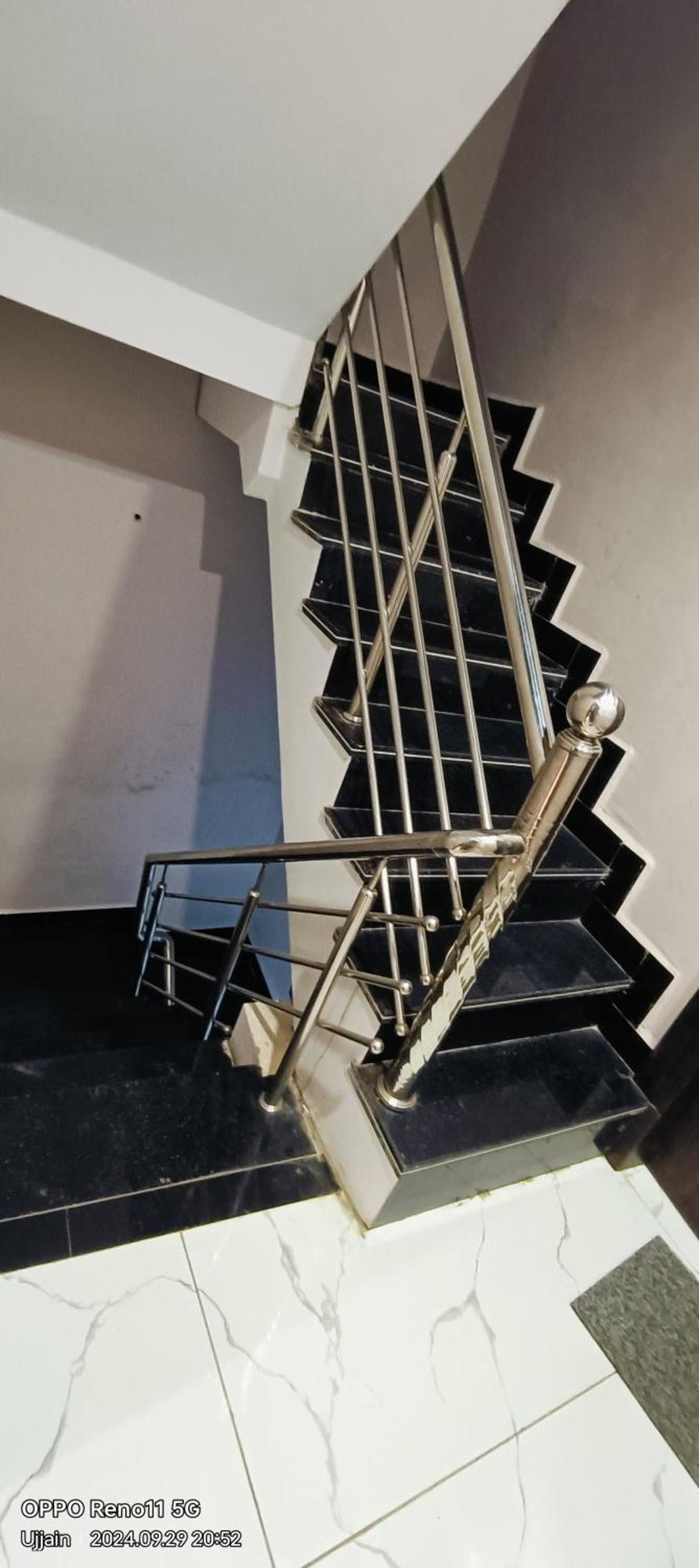 Hotel Rainbow Ujjain Bagian luar foto