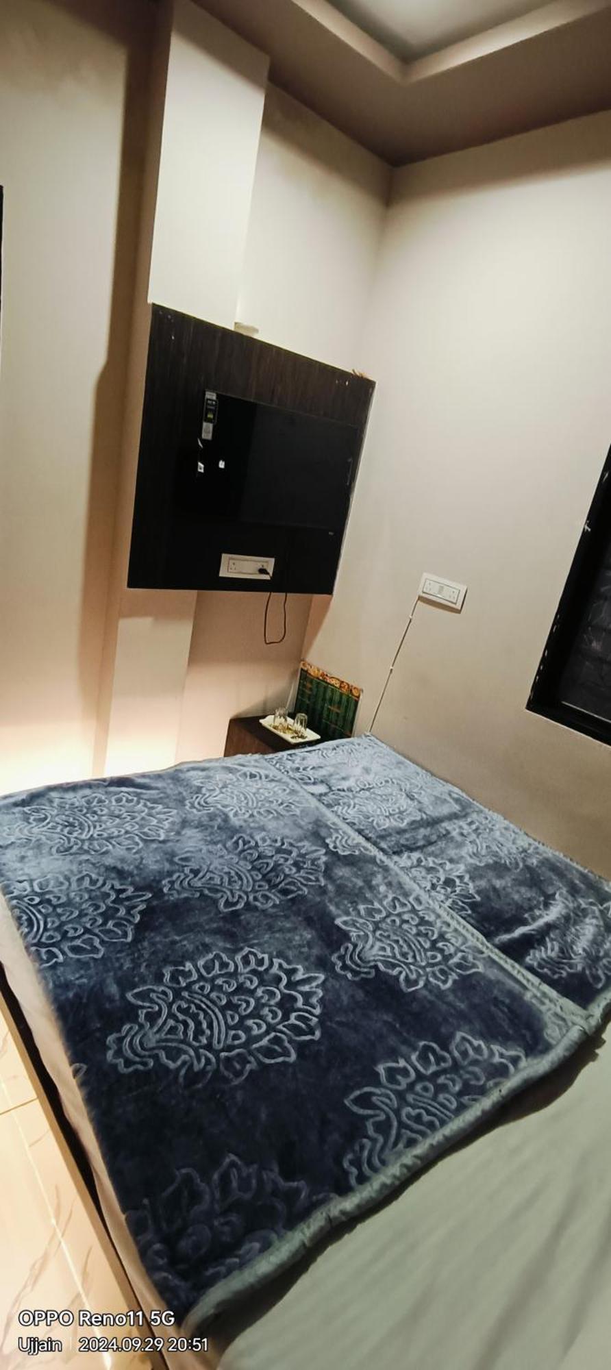 Hotel Rainbow Ujjain Bagian luar foto